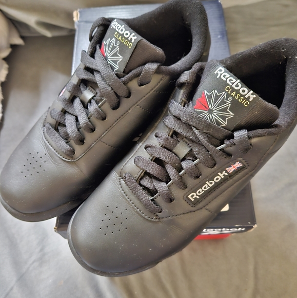 Brand NEW Princess Reebok - Picture 3 of 6